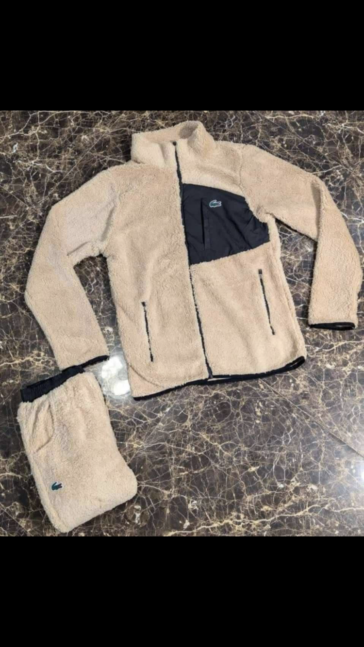 Ensemble Lacoste blanc et beige chic et moderne (aloucha)