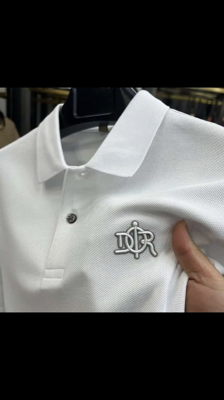 T-shirt 👕 dior bcp des couleurs