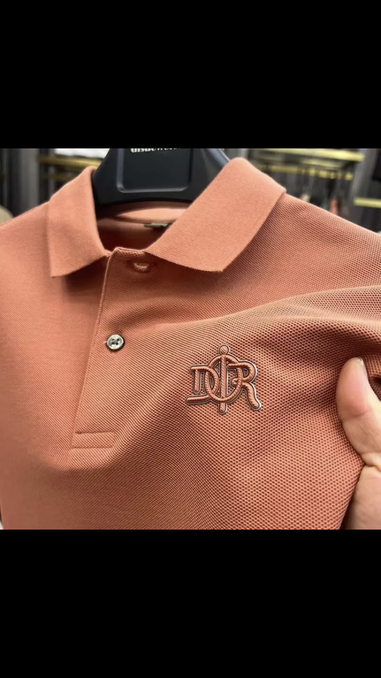 T-shirt 👕 dior bcp des couleurs